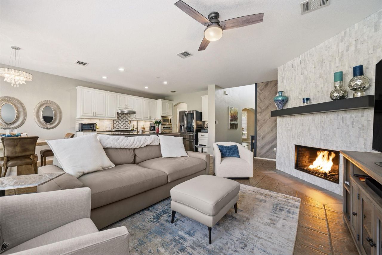 31 Cypress Knee Ln, Austin, TX 78734 Main Photo