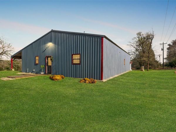 969 Private Road 7054 , Gause, TX 77857