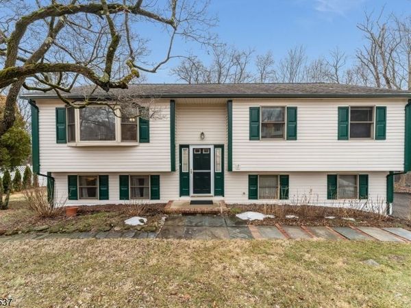 21 Slope Dr, Mansfield, NJ 07840