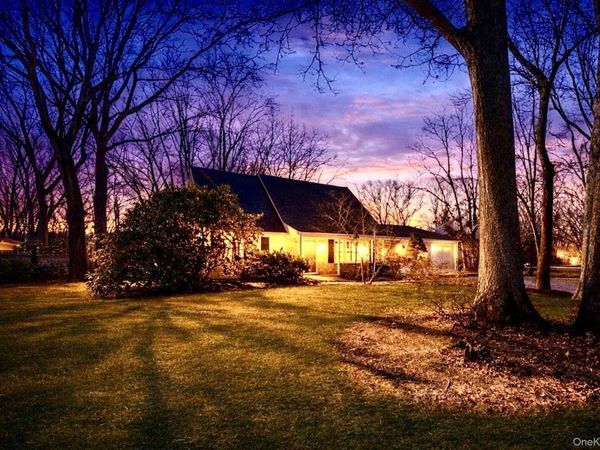 22 Bucknell Lane, Stony Brook, NY 11790