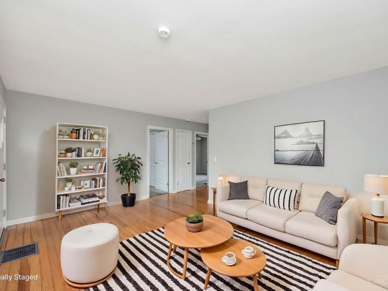 2192 Pinney Lane, Springfield Twp., OH 45231 Photo 2