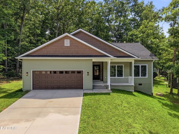 123 Lakewood Drive, Crossville, TN 38558