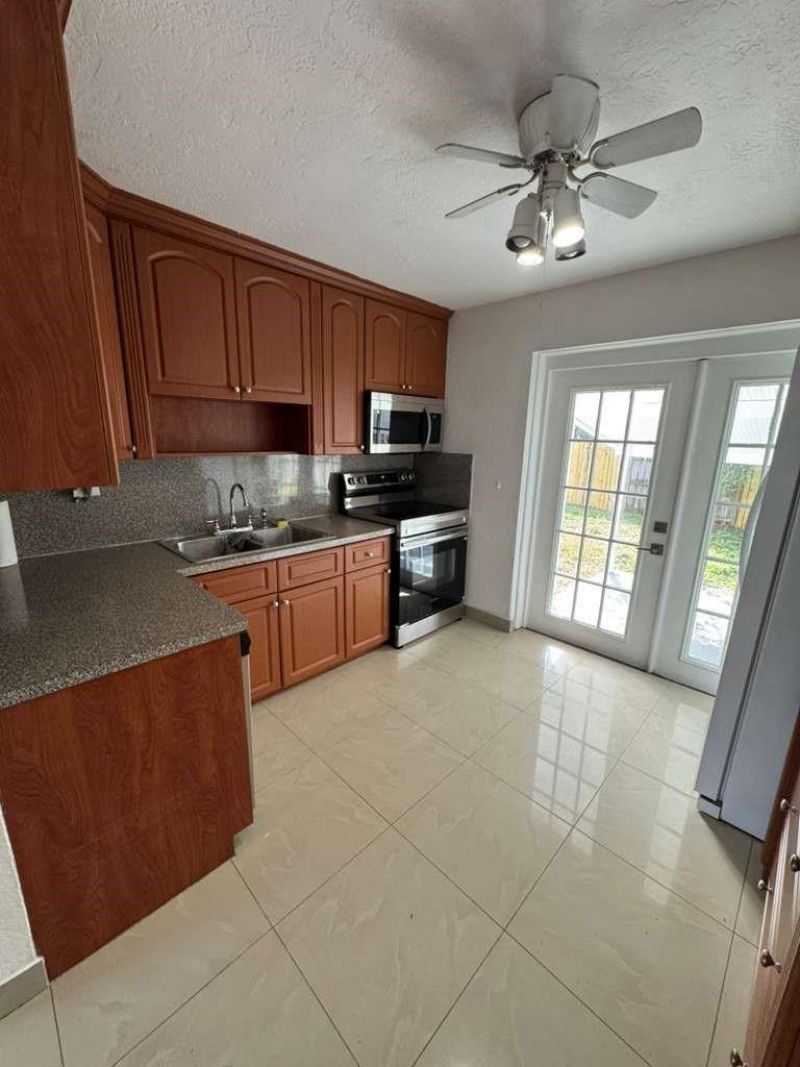 4871 SW 24th Avenue, Fort Lauderdale, FL 33312 Photo