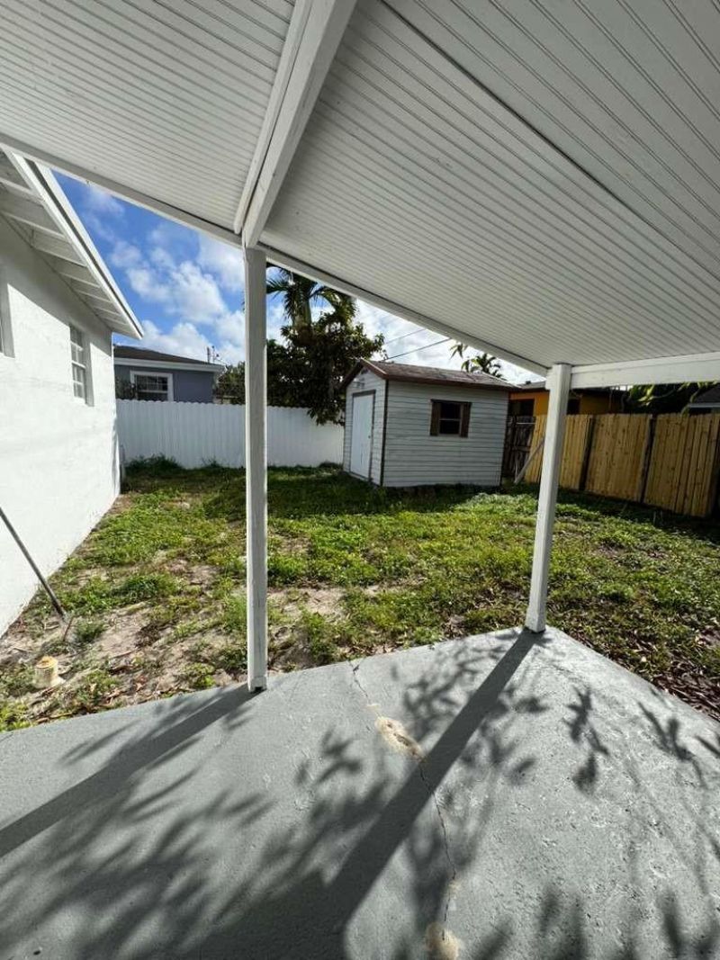 4871 SW 24th Avenue, Fort Lauderdale, FL 33312 Photo