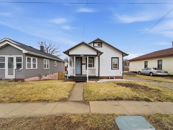 230 E 12th Street N, Newton, IA 50208