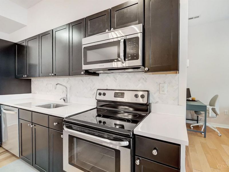 1150 Vine Street, Unit 12, Cincinnati, OH 45202 Photo 18