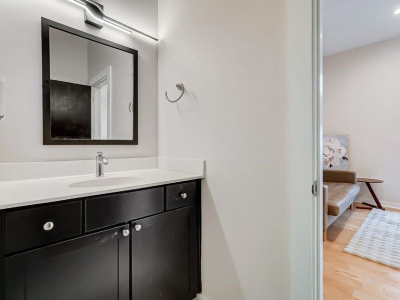 1150 Vine Street, Unit 12, Cincinnati, OH 45202 Photo 28