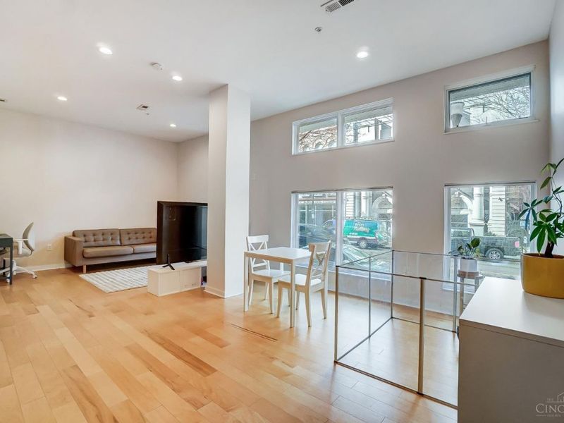 1150 Vine Street, Unit 12, Cincinnati, OH 45202 Photo 9