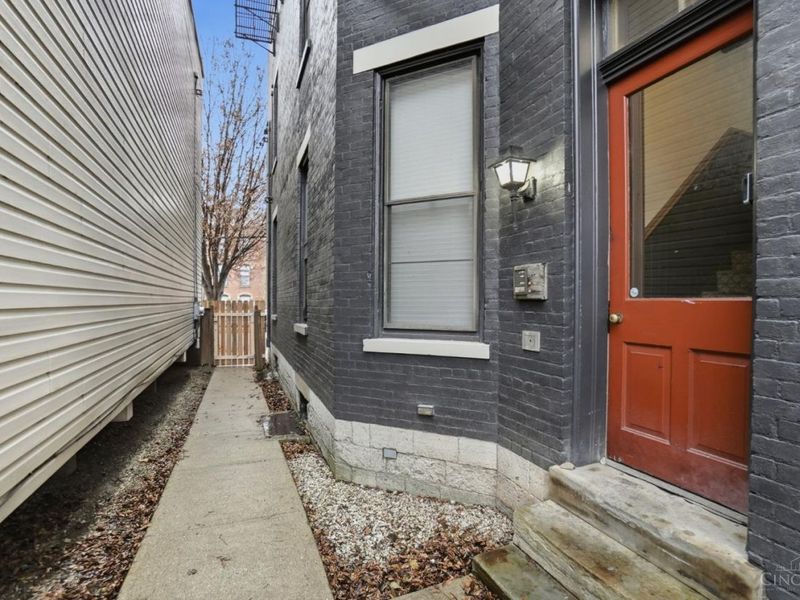 428 Elizabeth Street, Cincinnati, OH 45203 Photo 3