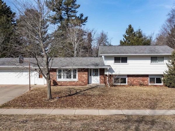 505 PARK AVENUE, Waupaca, WI 54981