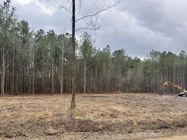 Tract #4 Mike Parra, Columbus, MS 39705