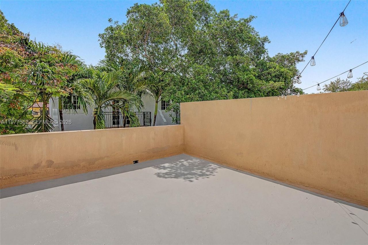2945 Coconut Ave, Miami, FL 33133 Photo