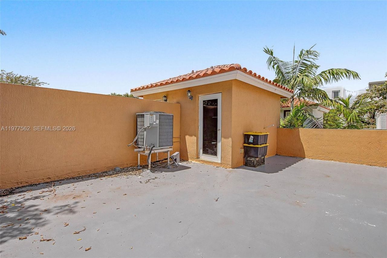 2945 Coconut Ave, Miami, FL 33133 Photo