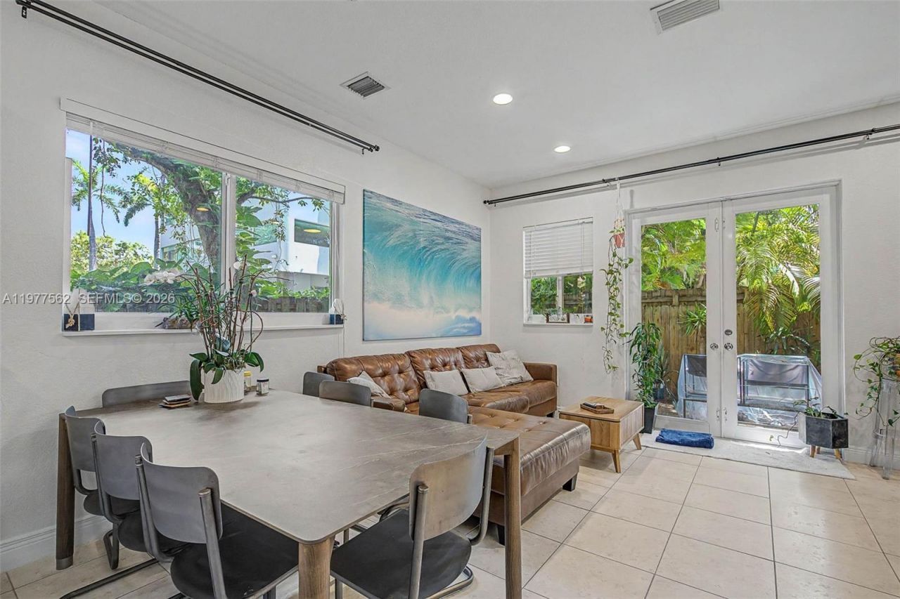 2945 Coconut Ave, Miami, FL 33133 Photo