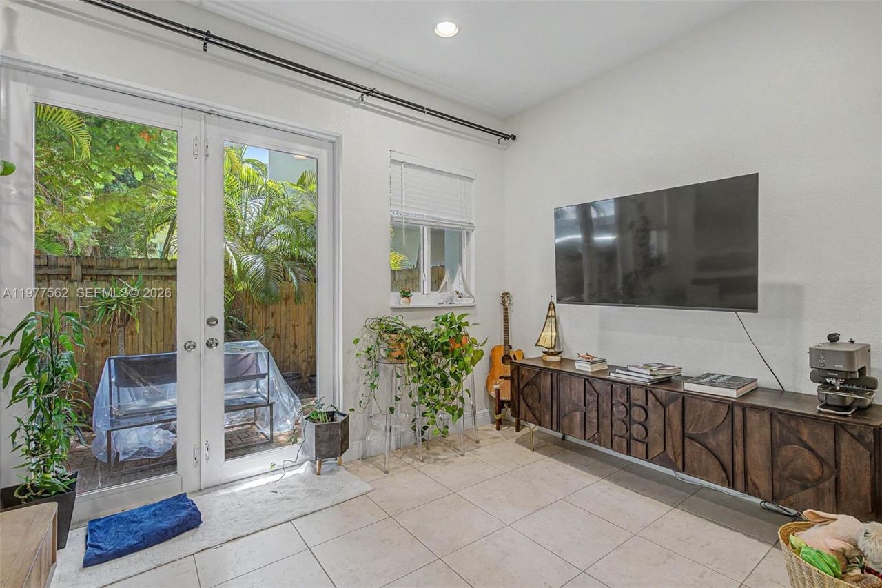 2945 Coconut Ave, Miami, FL 33133 Photo