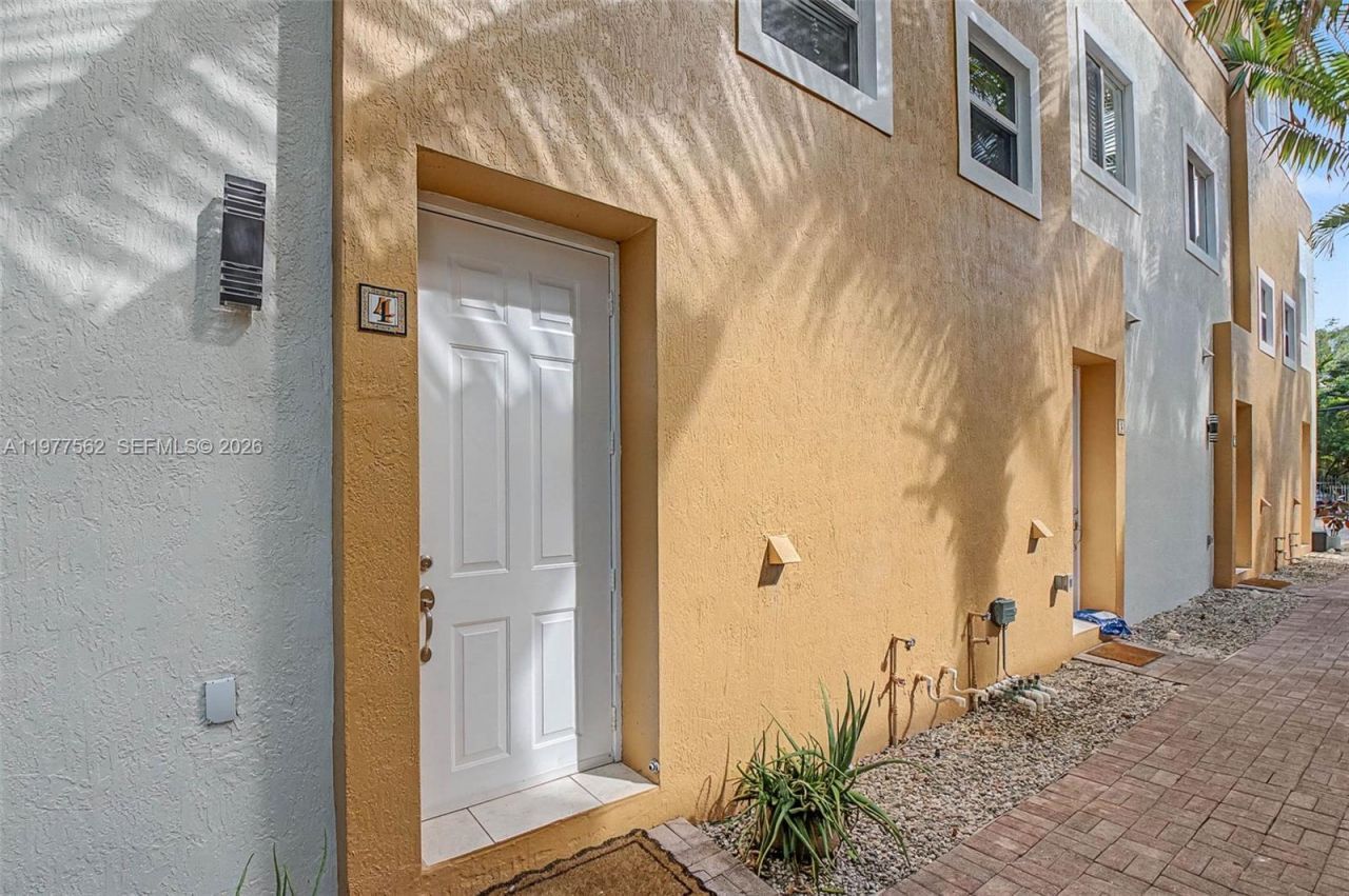 2945 Coconut Ave, Miami, FL 33133 Photo