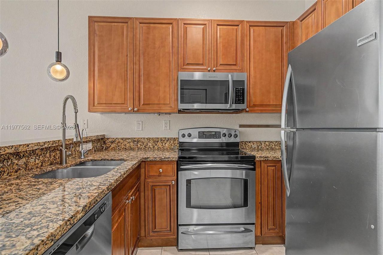 2945 Coconut Ave, Miami, FL 33133 Photo