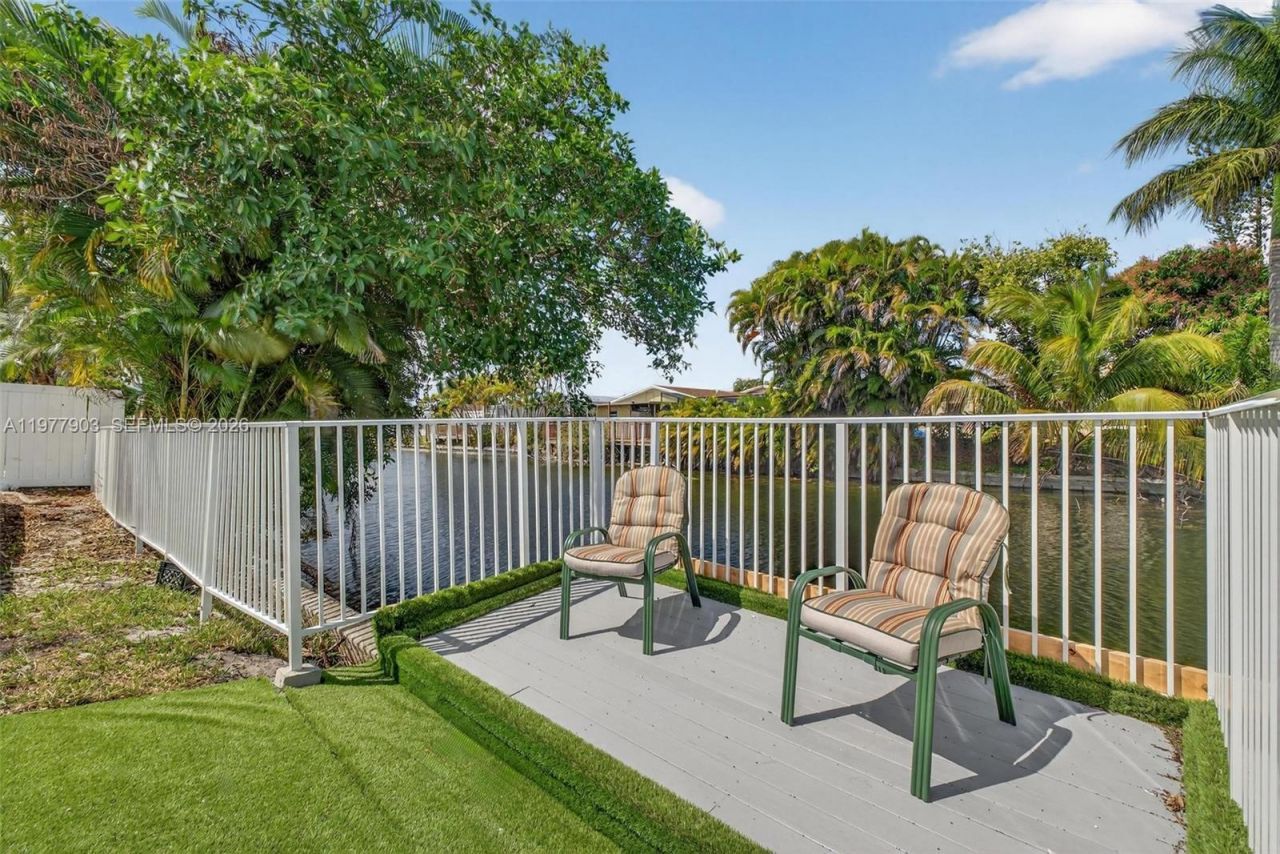 6621 Ficus Dr , Miramar, FL 33023 Photo