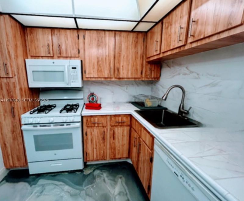 2030 S Ocean Dr, Unit 1802, Hallandale Beach, FL 33009 Photo