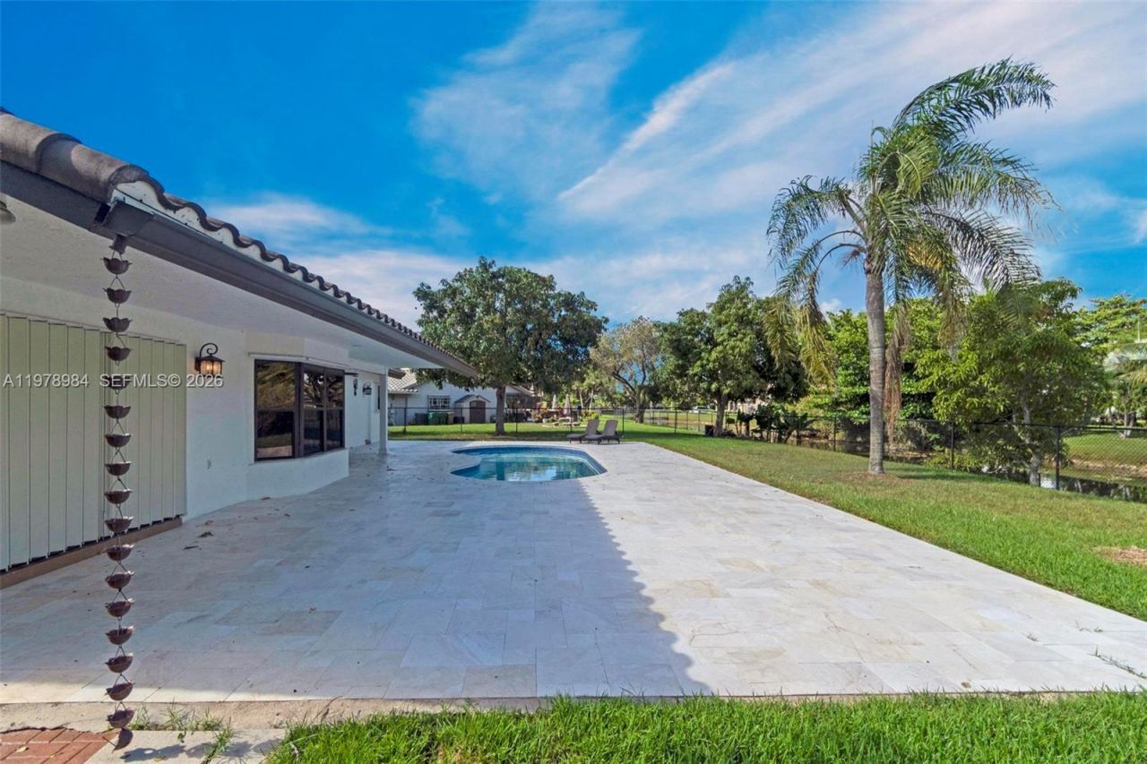 5621 Carriage Ln , Davie, FL 33331 Photo