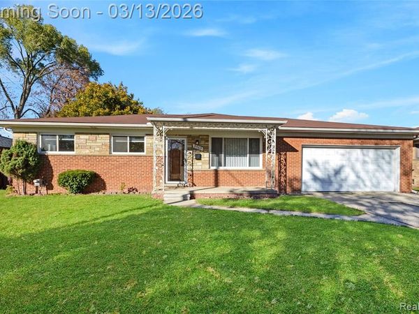 8565 Dale, Center Line, MI 48015