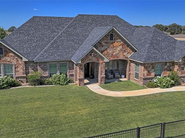 1150 Lone Star Road , Bowie, TX 76230