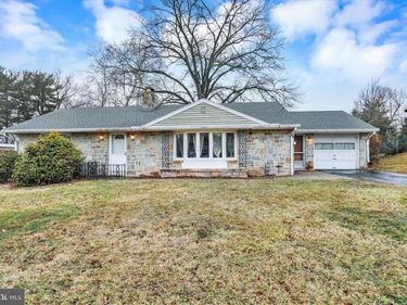 3321 SYCAMORE ROAD, DOVER, PA 17315