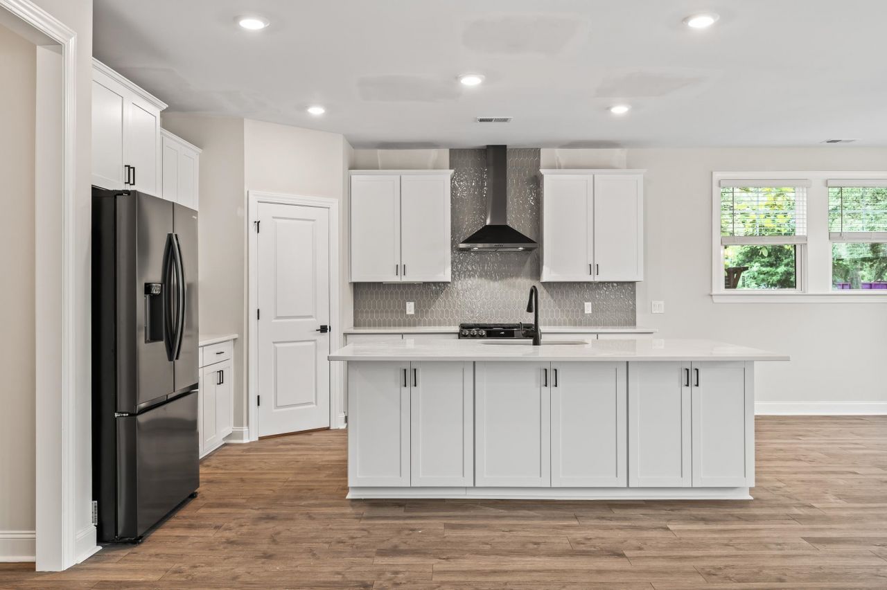 4850 Huckleberry Ln. Photo 10