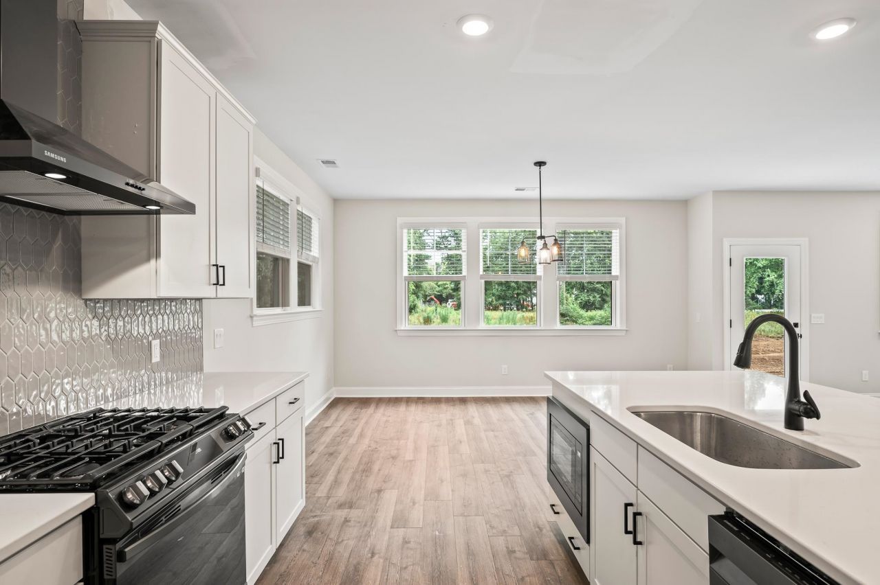 4850 Huckleberry Ln. Photo 12