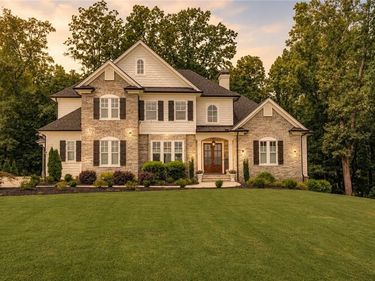 5392 Retreat Drive, Flowery Branch, GA 30542