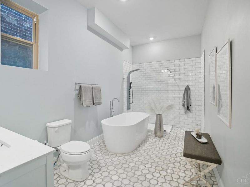 2241 Loth Street, Cincinnati, OH 45219 Photo 22