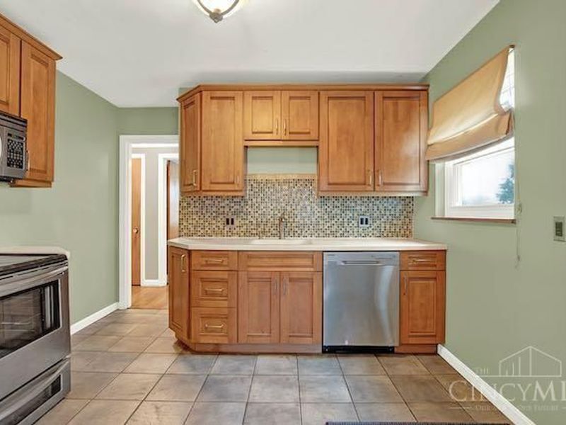 7034 East Avenue, Silverton, OH 45236 Photo 13