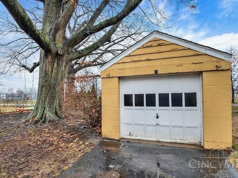 7034 East Avenue, Silverton, OH 45236 Photo 2