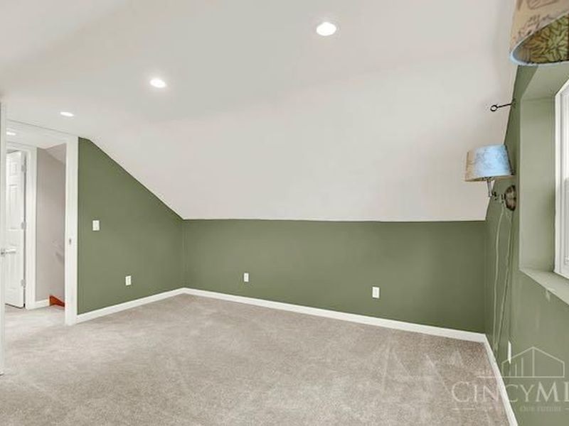 7034 East Avenue, Silverton, OH 45236 Photo 28