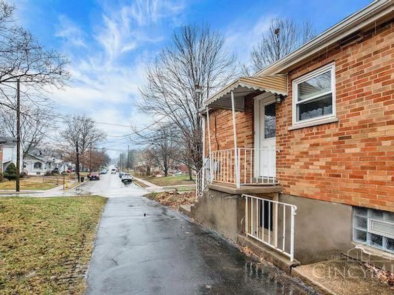 7034 East Avenue, Silverton, OH 45236 Photo 3