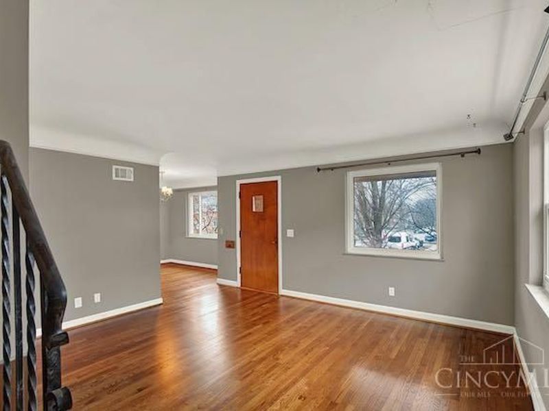 7034 East Avenue, Silverton, OH 45236 Photo 8