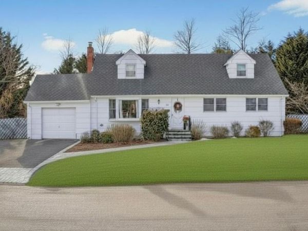 52 Central Avenue, Patchogue, NY 11772