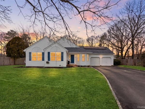 8 Lucy Court , Patchogue, NY 11772