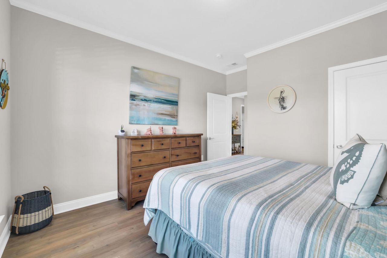 6652 Anterselva Dr. Photo 21