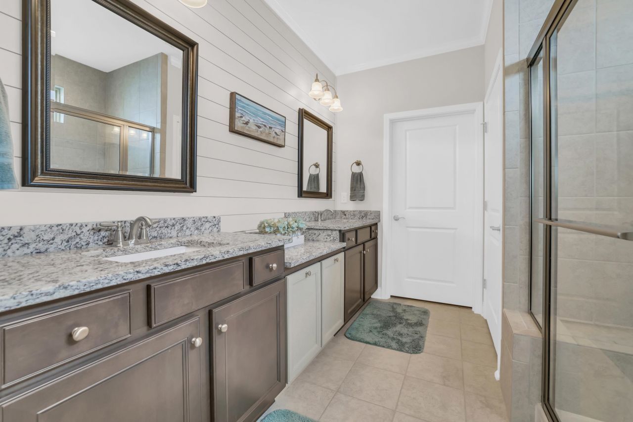 6652 Anterselva Dr. Photo 30