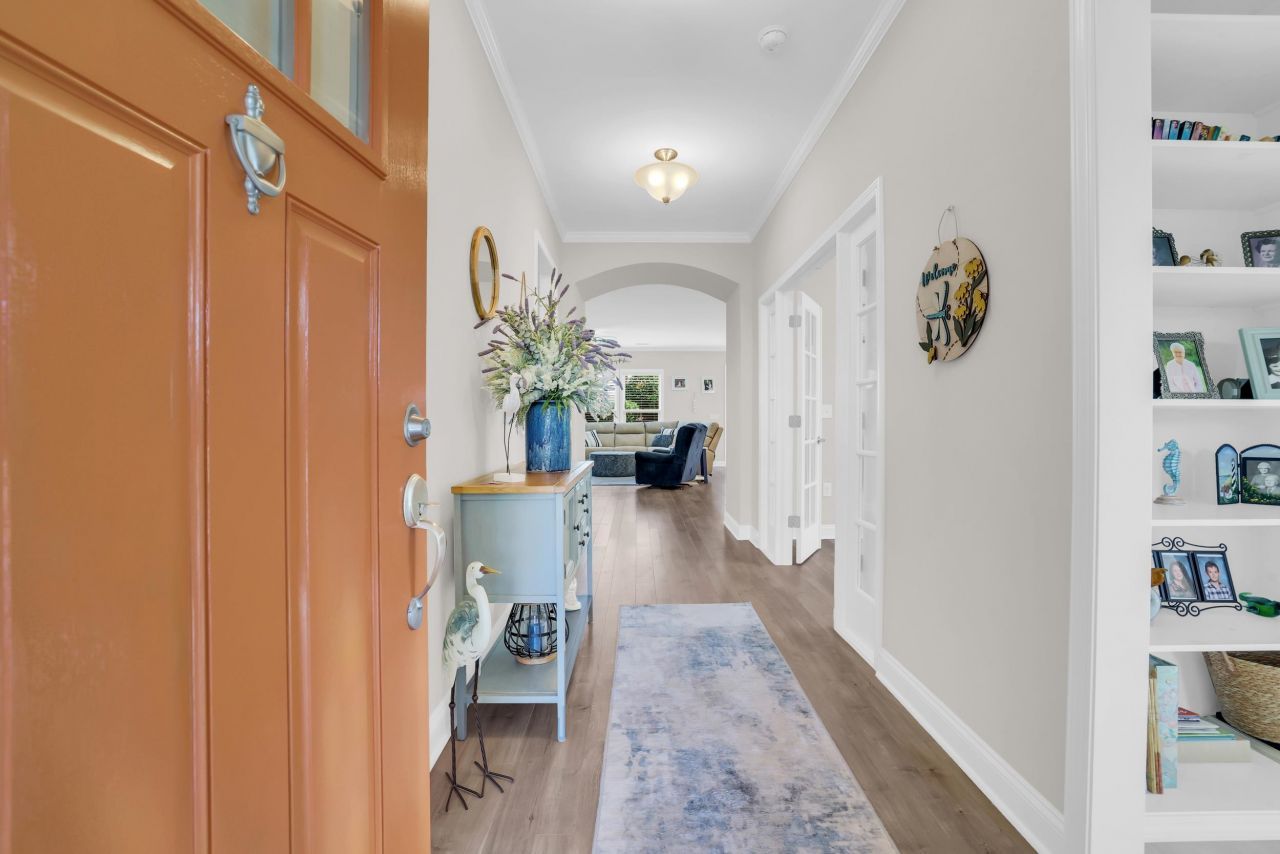 6652 Anterselva Dr. Photo 7