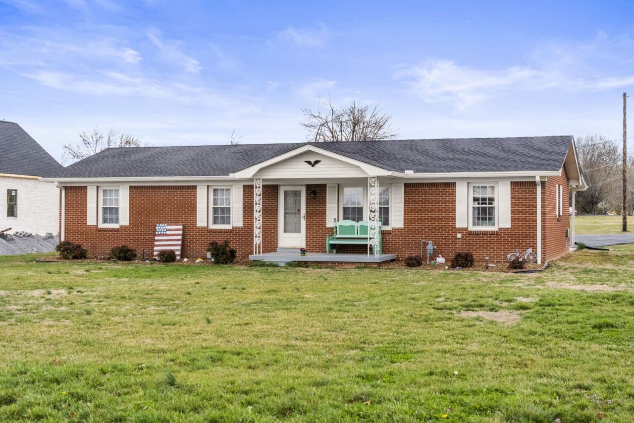 1700 Ellington Dr, Lafayette, TN 37083 Main Photo