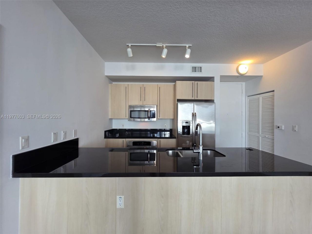 1111 SW 1st Ave , Unit 1823-N, Miami, FL 33130 Photo