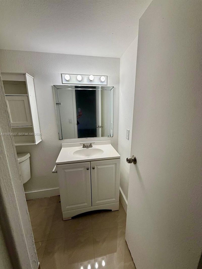17911 NW 68th Ave, Unit N104, Hialeah, FL 33015 Photo