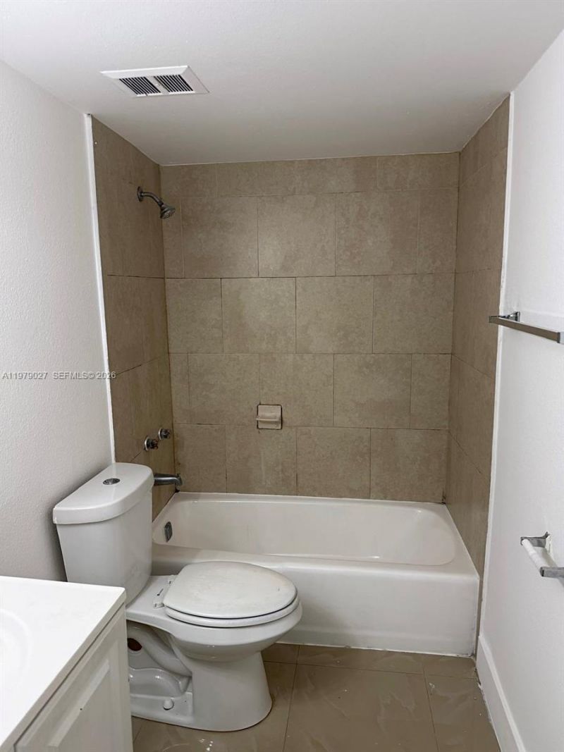 17911 NW 68th Ave, Unit N104, Hialeah, FL 33015 Photo