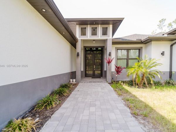 398 35th Ave NW , Naples, FL 34120