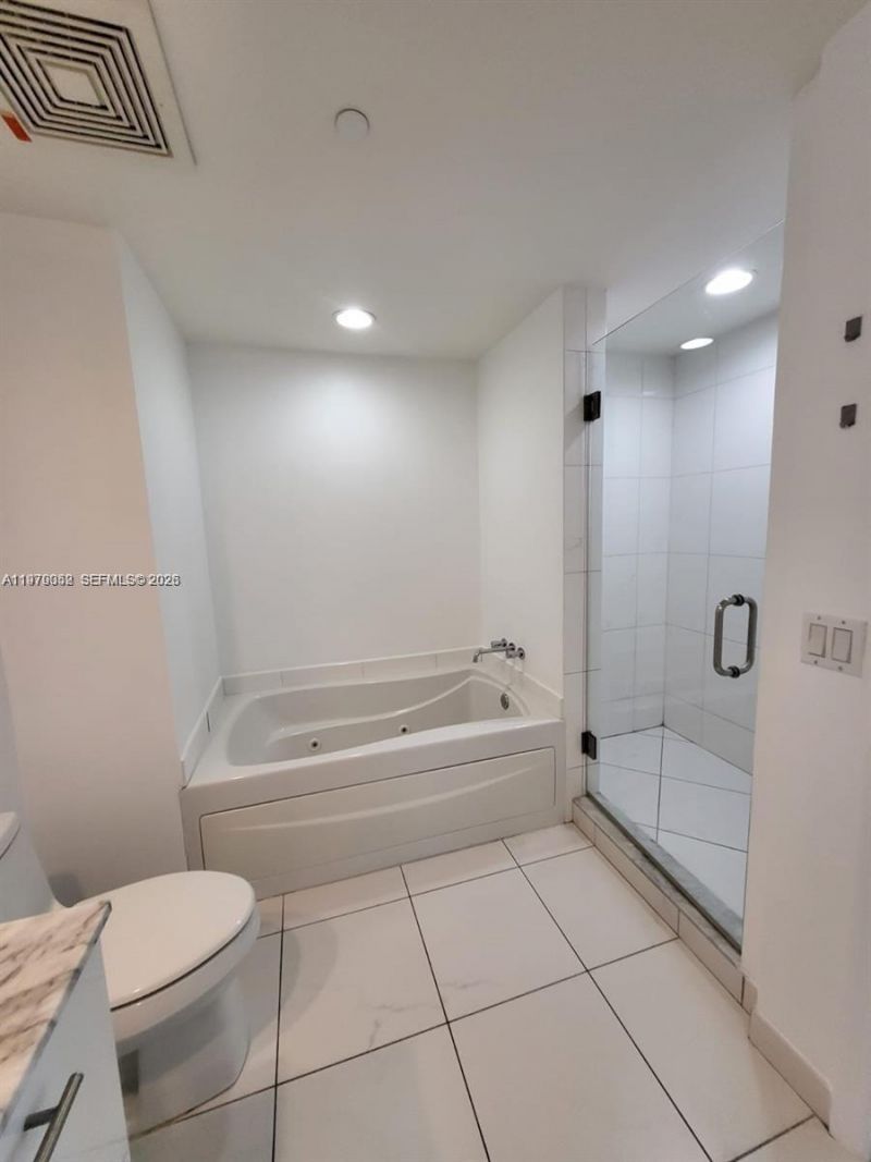 500 Brickell Ave, Unit 2906, Miami, FL 33131 Photo