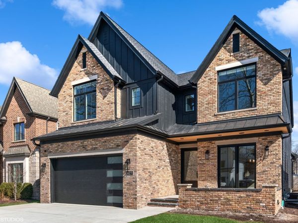 769 S Prospect Avenue, Elmhurst, IL 60126