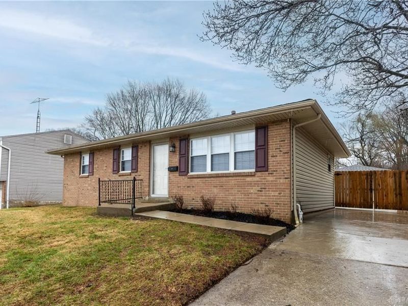 559 Marshall Drive, Xenia, OH 45385 Photo 2