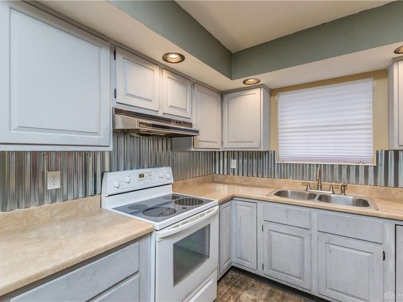 559 Marshall Drive, Xenia, OH 45385 Photo 8